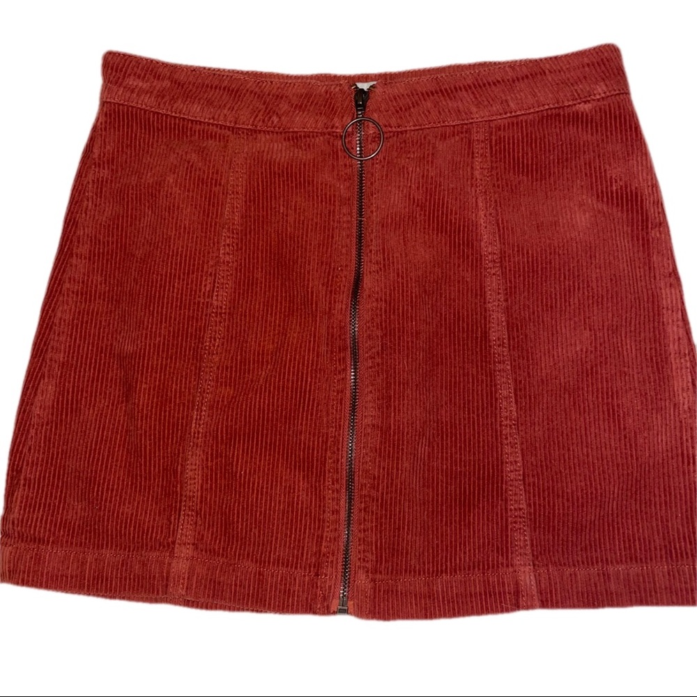 Corduroy zippered skirt